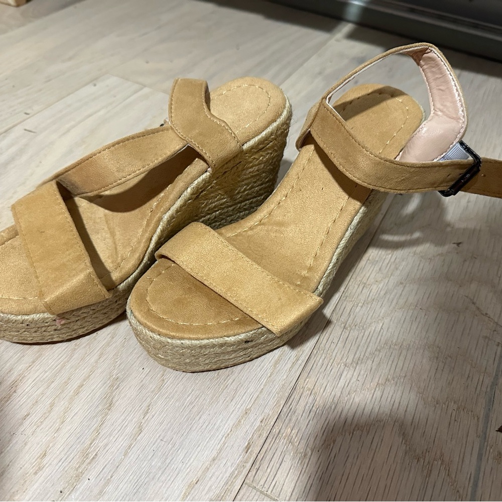 Women's Tan Wedge Sandals